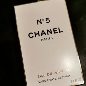 Chanel No 5 perfume